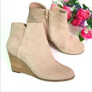 SUSINA HANNON- LEA PINK BLUSH SUEDE WEDGES Size 8